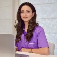 Dr. Cristina Szapora