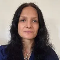 Dr. Julia Krisar