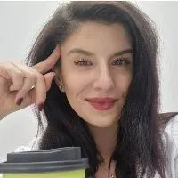 Dr. Andreea Halapciug