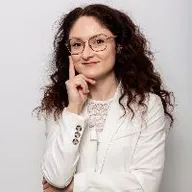 Dr. Alexandra Cazac
