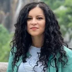 Fotografia de profil a Dr. Victoria Vartic