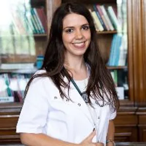 Fotografia de profil a Dr. Larisa Geafer