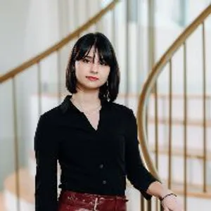 Fotografia de profil a Psih. Crina-Roxana Tătaru
