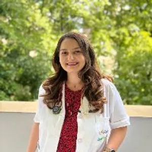 Fotografia de profil a Dr. Madalina Puianu