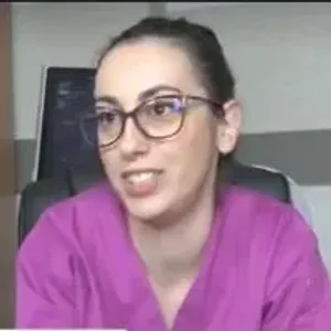 Fotografia de profil a Dr. Iulia Lazăr