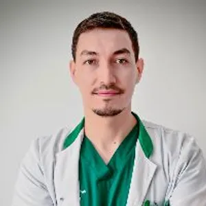 Fotografia de profil a Dr. Genghiz Mustafa