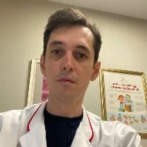 Fotografia de profil a Dr. Razvan Belu