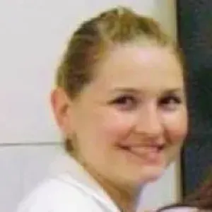Fotografia de profil a Dr. Laura-Florica Mocanu