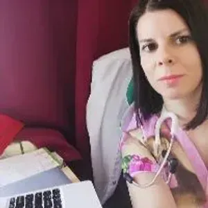 Fotografia de profil a Dr. Nicoleta Gimiga