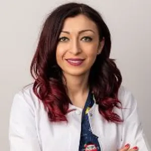 Fotografia de profil a Dr. Adnana Toma Jaramani