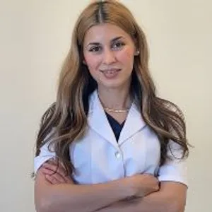 Fotografia de profil a Dr. Catalina Stanescu
