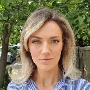 Fotografia de profil a Dr. Iustina Istrate
