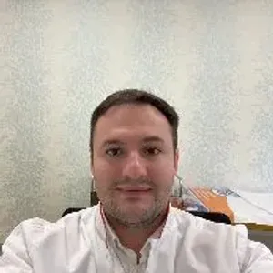Fotografia de profil a Dr. Lucas Discalicau