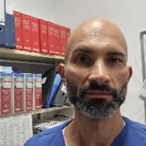 Fotografia de profil a Dr. Alexandru Predoi