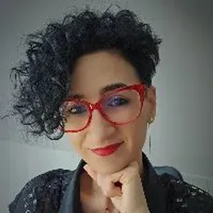 Fotografia de profil a Dr. Loredana Cristina Tudor