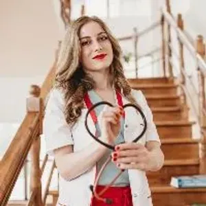 Fotografia de profil a Dr. Ramona Slăvulete