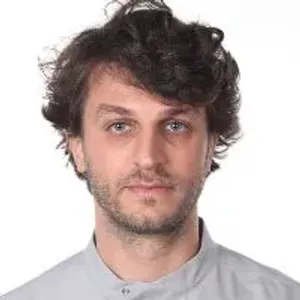 Fotografia de profil a Dr. Artiom Garaga