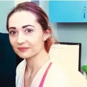 Fotografia de profil a Dr. Daniela Lazăr