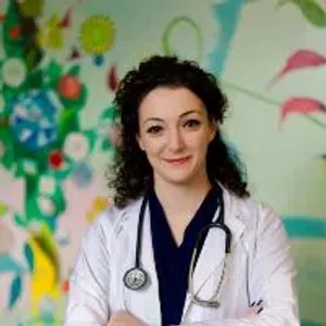 Fotografia de profil a Dr. Alexandra Micu-Chiș
