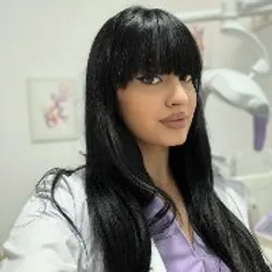 Fotografia de profil a Dr. Alexandra Morovan