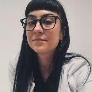 Fotografia de profil a Dr. Alexandra Haj-Osman
