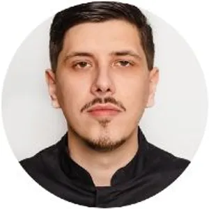 Fotografia de profil a Dr. Rares Juganaru