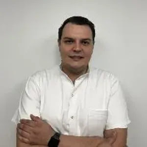 Fotografia de profil a Dr. Filip-Fernando Lantoș