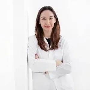 Fotografia de profil a Dr. Cristina Văduva