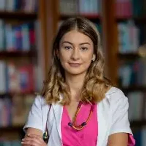 Fotografia de profil a Dr. Emma-Olivia Dumea