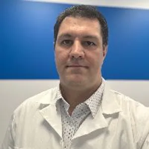 Fotografia de profil a Dr. Alexandru Crintea
