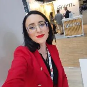 Fotografia de profil a Dr. Ioana-Roxana Ștefan