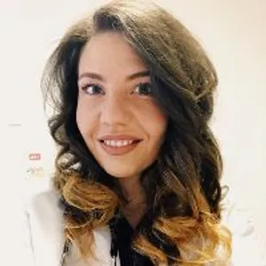 Fotografia de profil a Dr. Laura Cristina Layis