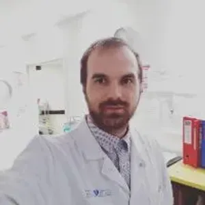Fotografia de profil a Dr. Lucian Vintilă