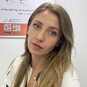 Fotografia de profil a Dr. Ana-Cezara Vicol