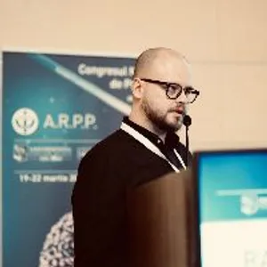 Fotografia de profil a Dr. Radu-Mihail Lăcău