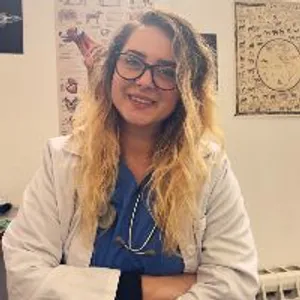 Fotografia de profil a Dr. Andrada Martin