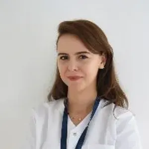 Fotografia de profil a Dr. Roxana Macarie-Priceputu