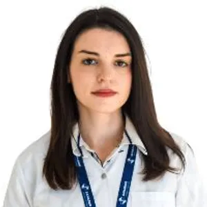 Fotografia de profil a Dr. Ioana Zechiu