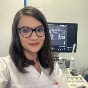 Fotografia de profil a Dr. Iulia Buzdugă