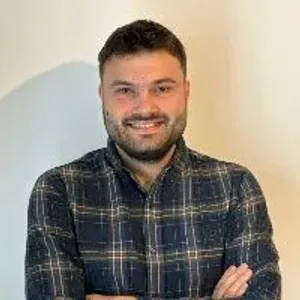 Fotografia de profil a Psih. Nicolae-Vlad Bucur