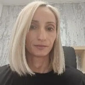 Fotografia de profil a Dr. Luciana Cristina Urzica
