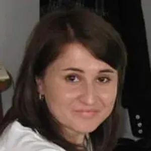 Fotografia de profil a Dr. Mariana Trandafir-Călinescu