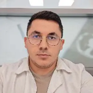 Fotografia de profil a Dr. Mihail Ivanov