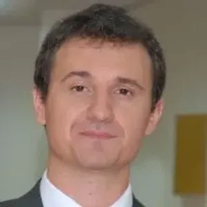 Fotografia de profil a Dr. Andrei-Lucian Drăgoi