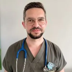 Fotografia de profil a Dr. Dumitru Alin Teacoe