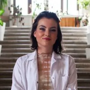 Fotografia de profil a Dr. Laura Vasilescu