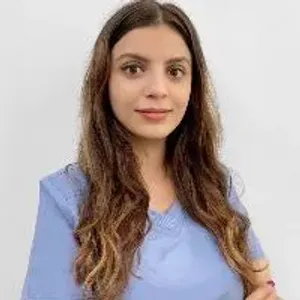 Fotografia de profil a Dr. Cristina Iancu