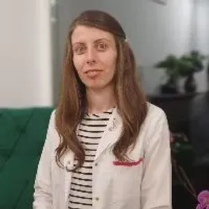 Fotografia de profil a Dr. Lacramioara-Eliza Chiperi