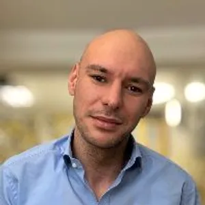 Fotografia de profil a Dr. Bogdan-Costin Firulescu