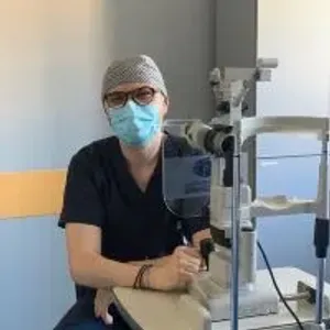 Fotografia de profil a Dr. Răducu Manole